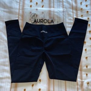 Brand new Black Aurola scrunch leggings